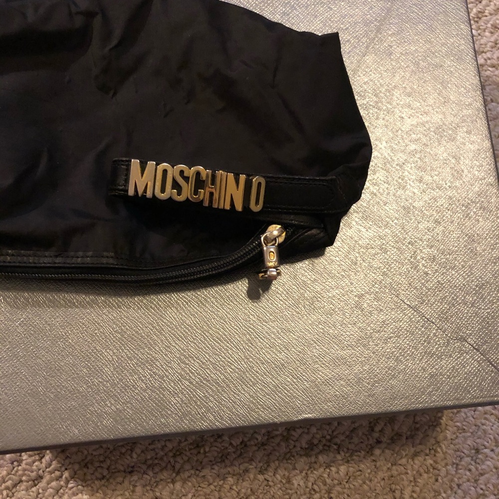 MOSCHINO